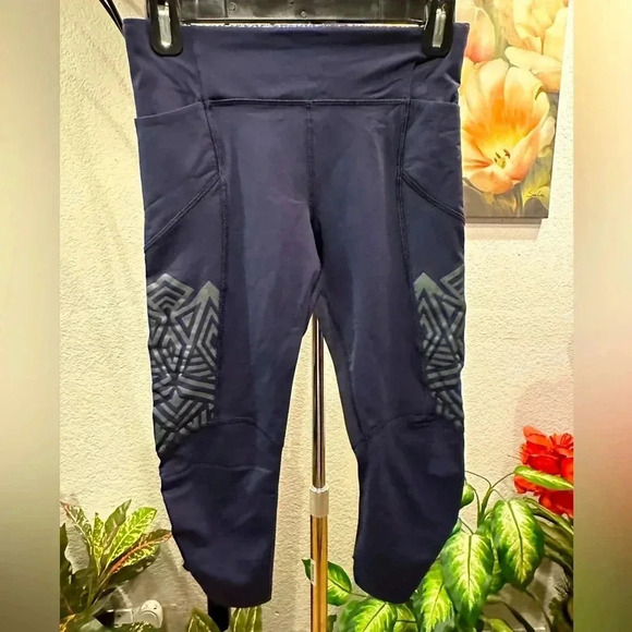 Lululemon Athletica cropped leggings size 4 - Picture 1 of 8